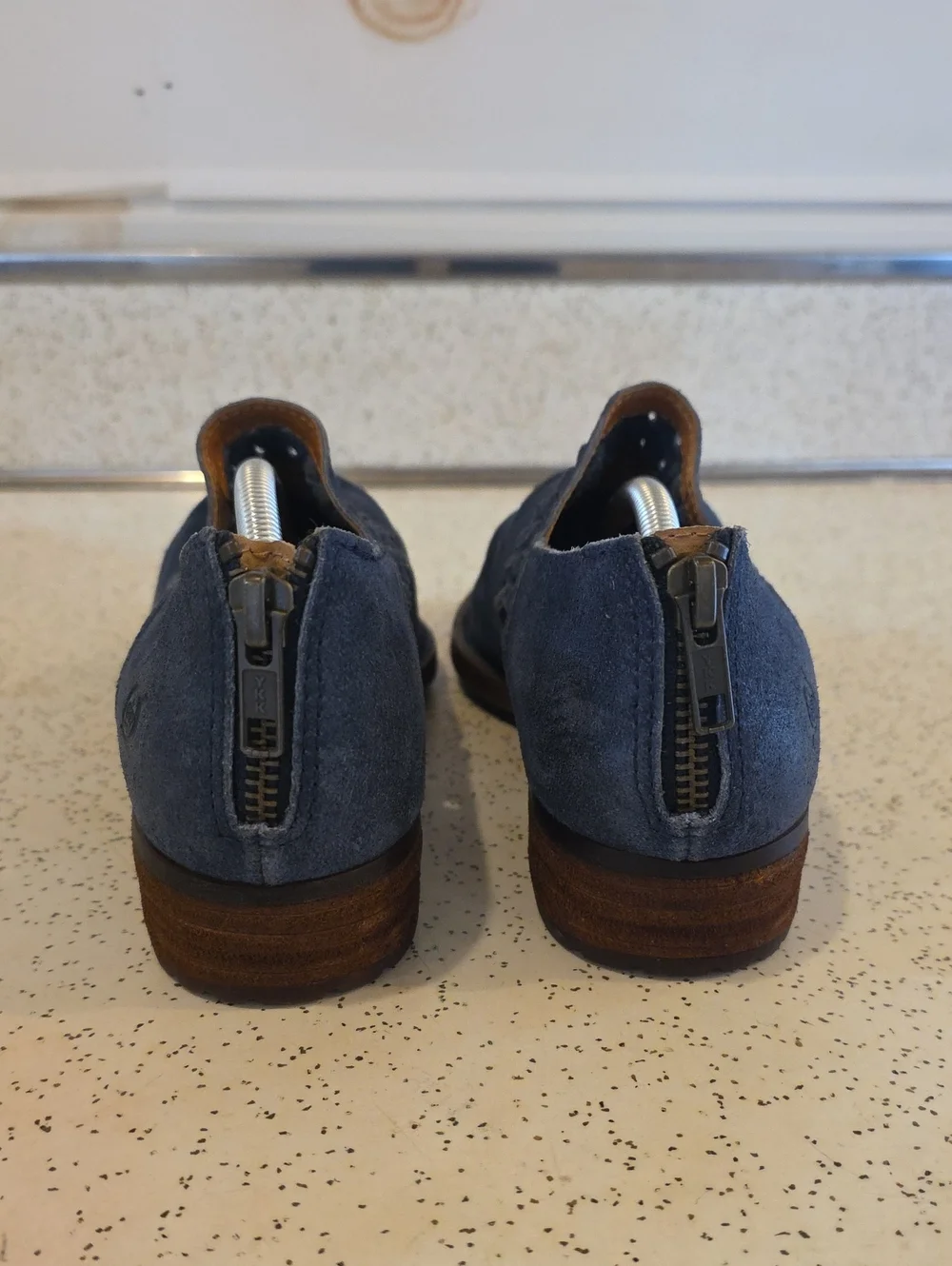 Born Women's Katharina Cristal Suede‎ Leather Low Booties Back Zip Blue 6